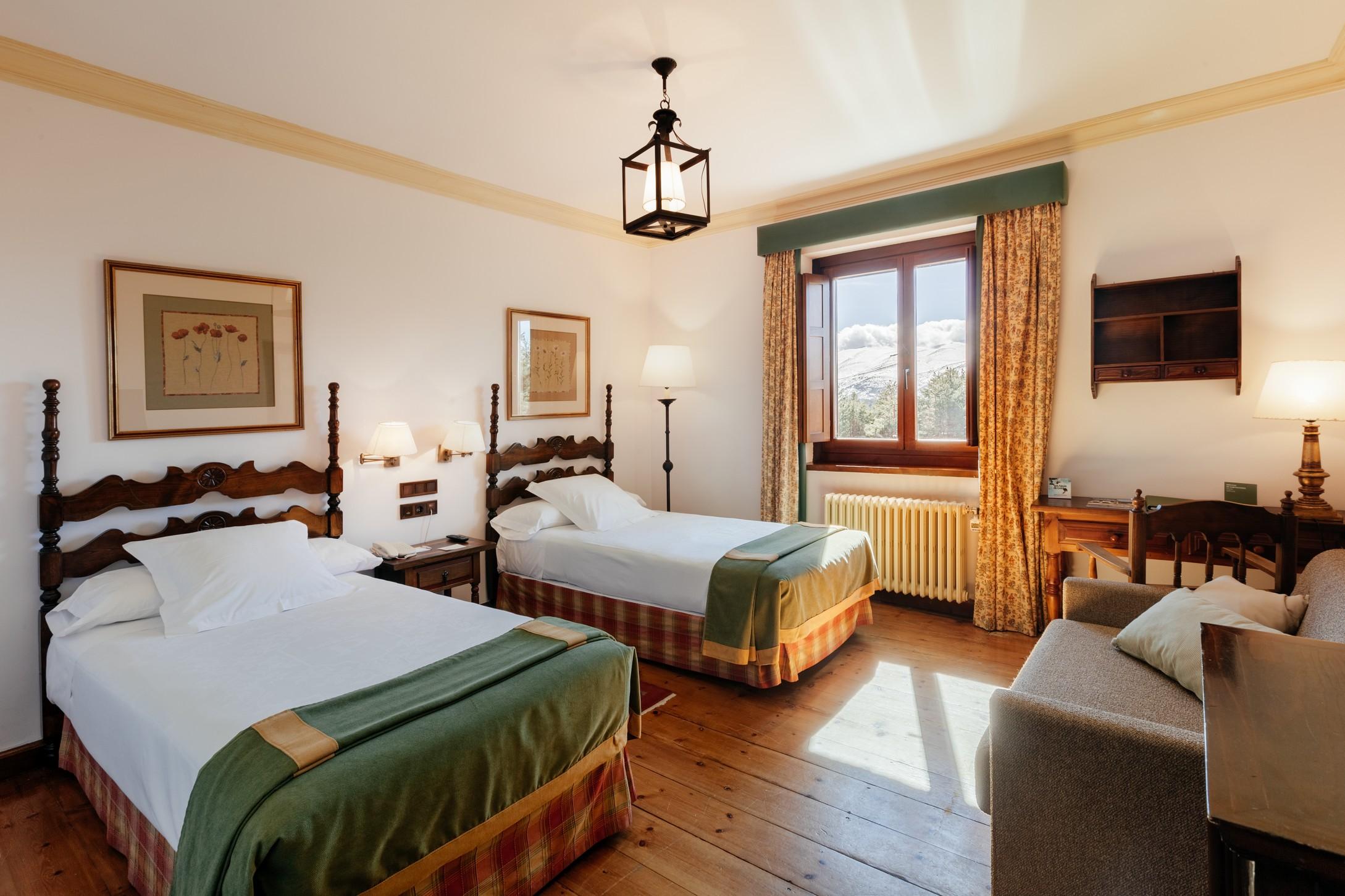 נאבארדונדה דה גרדוס Parador De Gredos מראה חיצוני תמונה