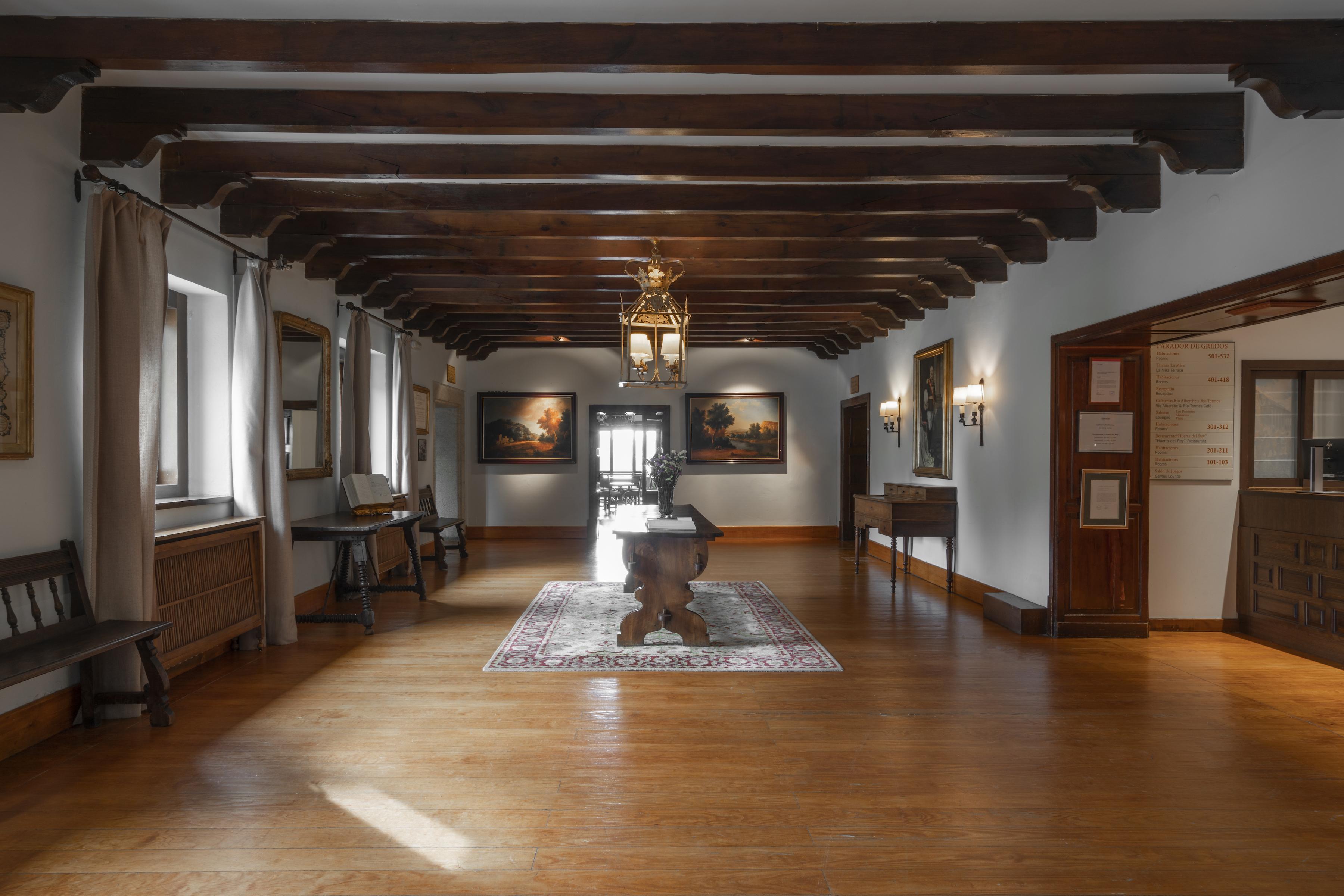 נאבארדונדה דה גרדוס Parador De Gredos מראה חיצוני תמונה