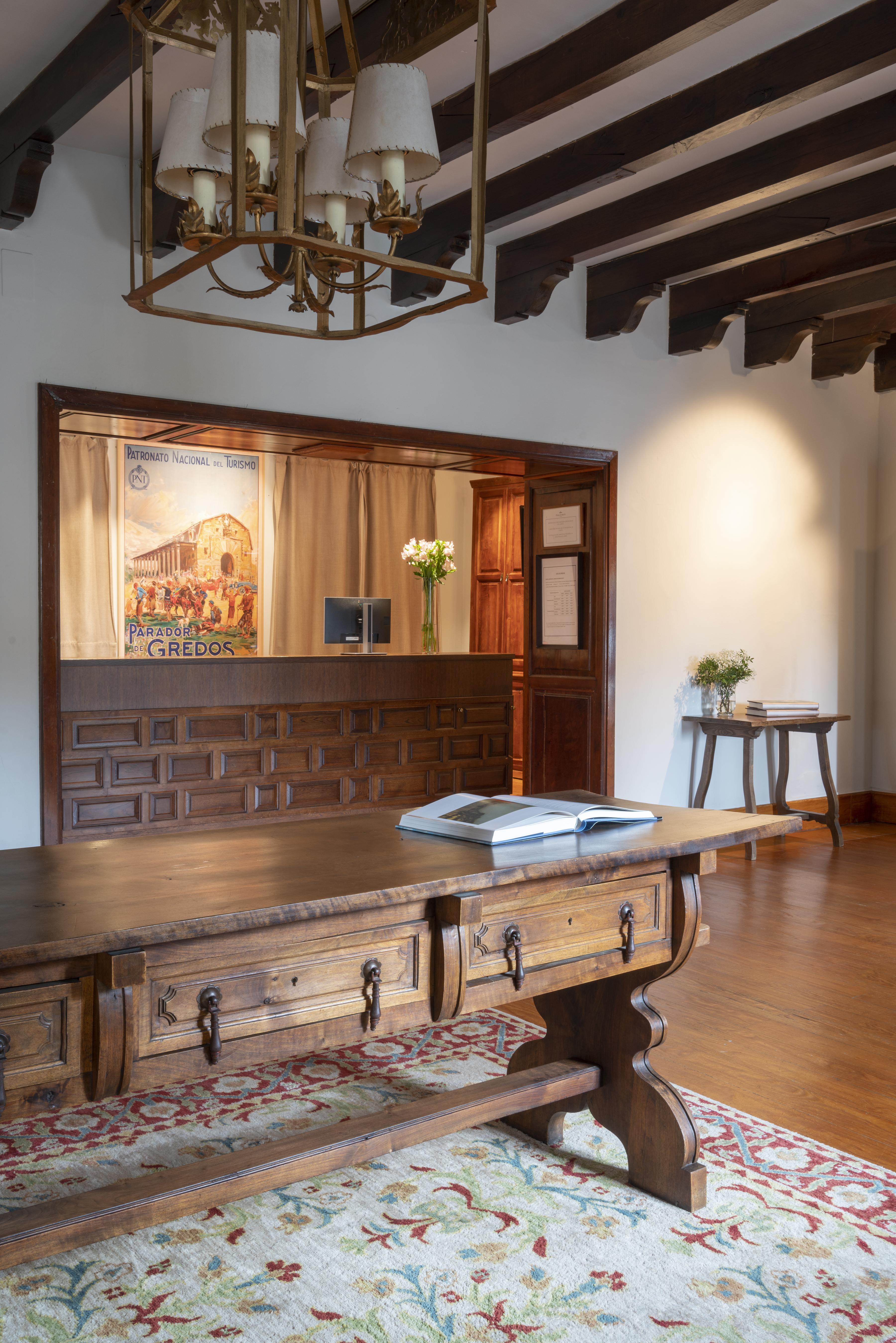 נאבארדונדה דה גרדוס Parador De Gredos מראה חיצוני תמונה