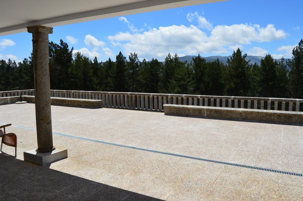 נאבארדונדה דה גרדוס Parador De Gredos מראה חיצוני תמונה