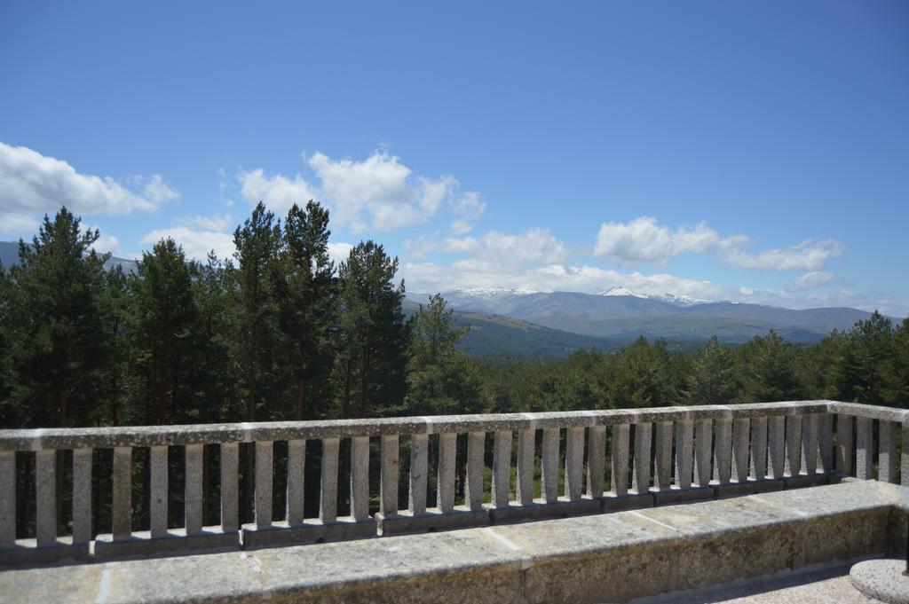 נאבארדונדה דה גרדוס Parador De Gredos מראה חיצוני תמונה