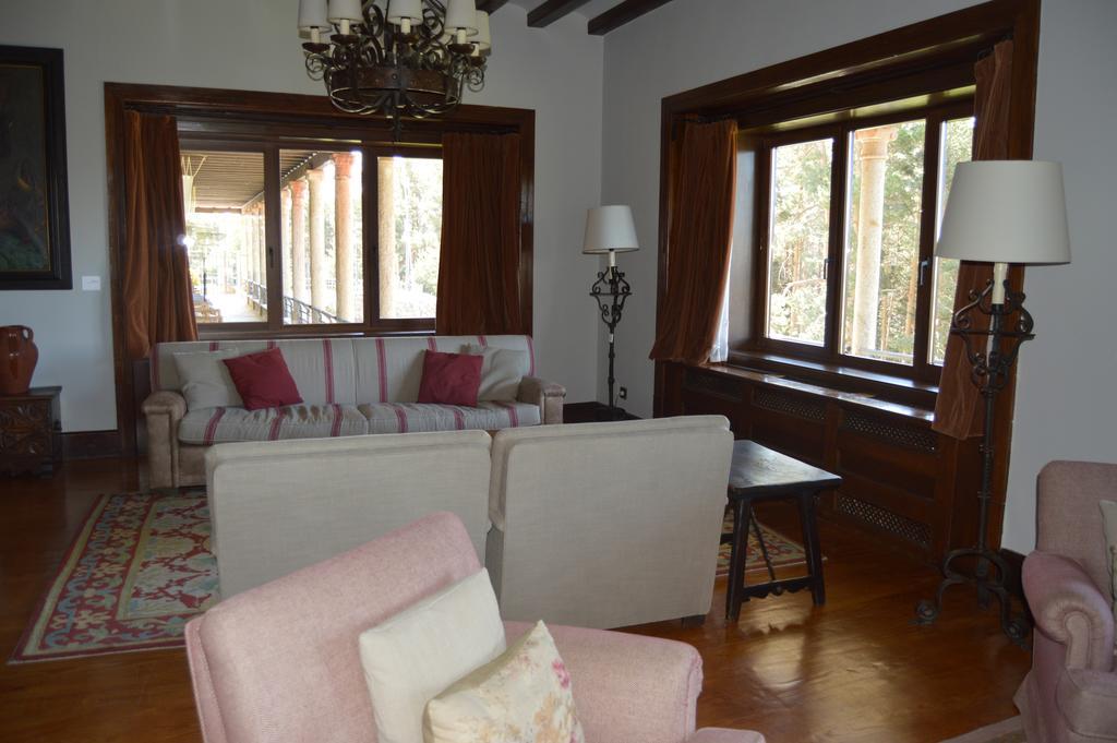 נאבארדונדה דה גרדוס Parador De Gredos מראה חיצוני תמונה