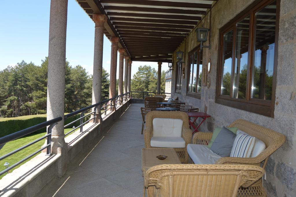 נאבארדונדה דה גרדוס Parador De Gredos מראה חיצוני תמונה